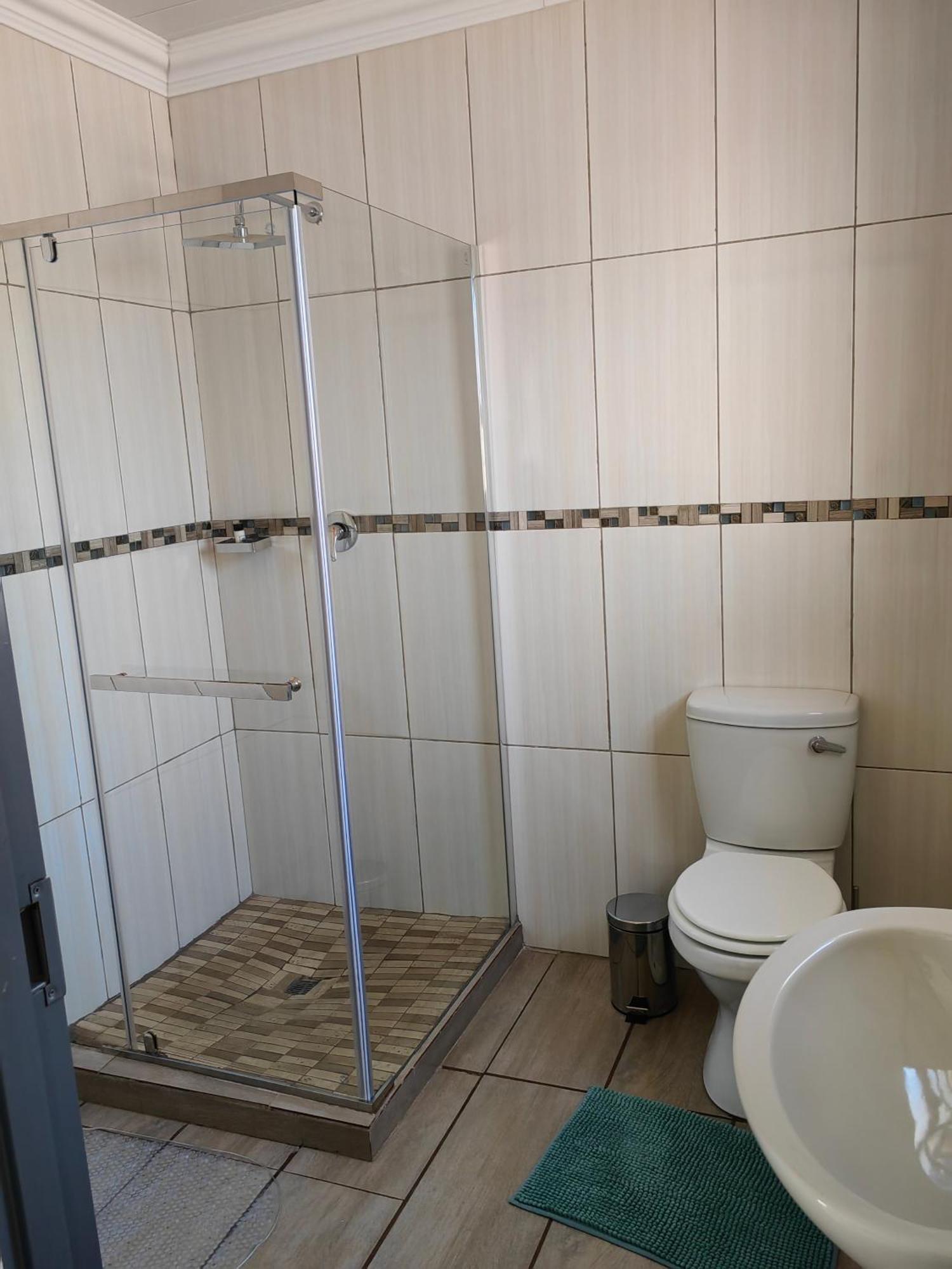 Back Of The Moon Guesthouse Куруман Екстериор снимка